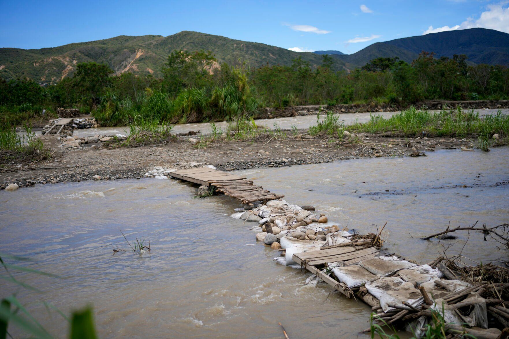 APTOPIX Colombia Venezuela Border